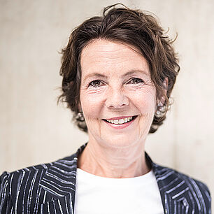 Dr. Dorothee Becker